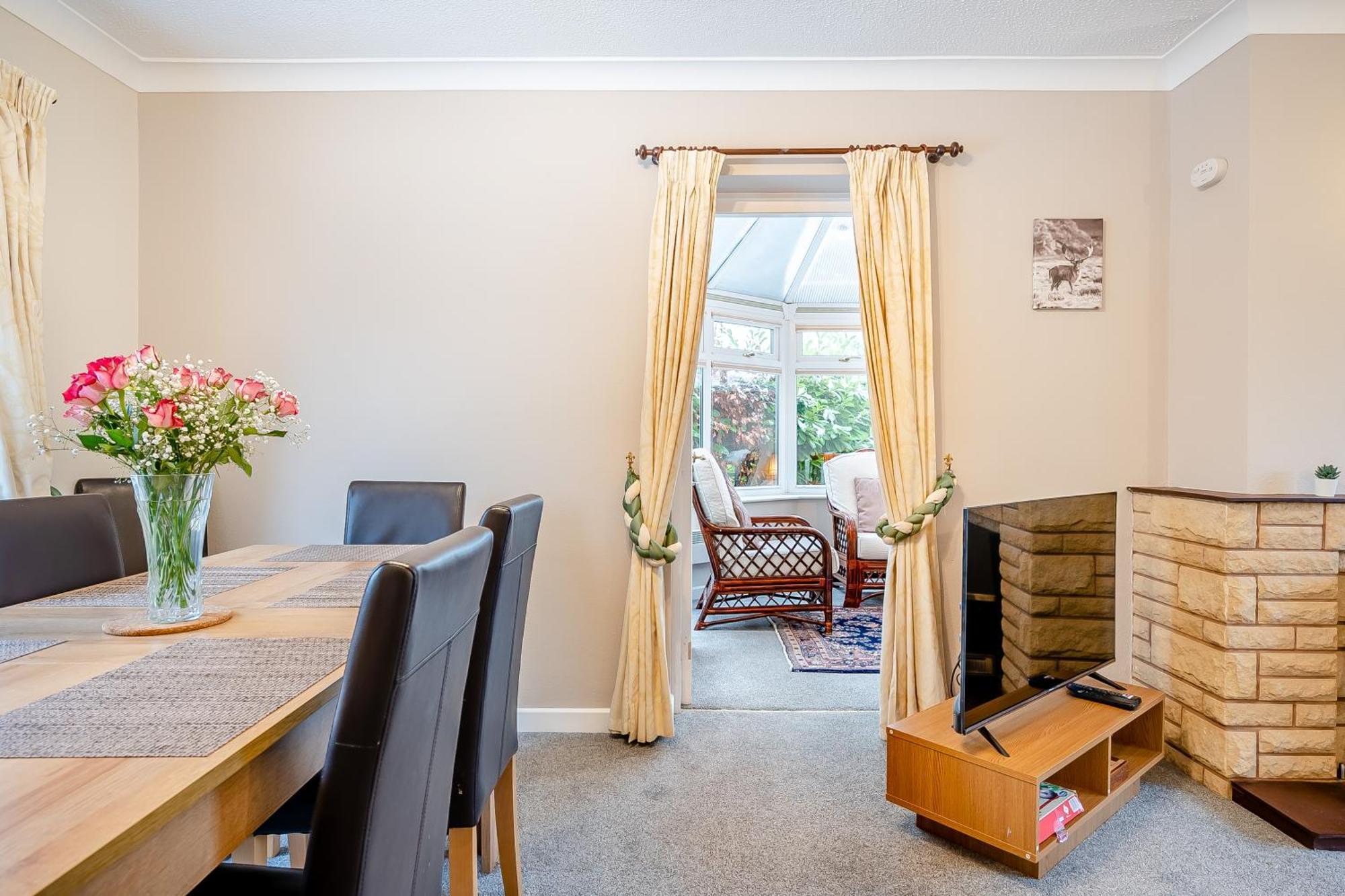 Elvington Cottage - Family-Friendly Cheerful House At The Heart Of The Cotswolds Bourton-on-the-Water Exterior photo